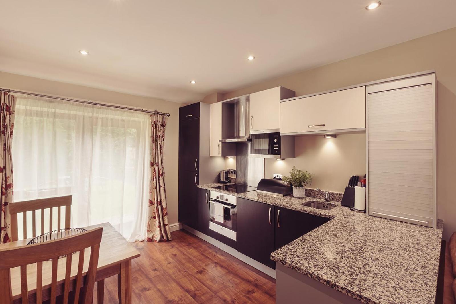 Longlands Inn & Cottages Carnforth Ngoại thất bức ảnh A modern kitchen