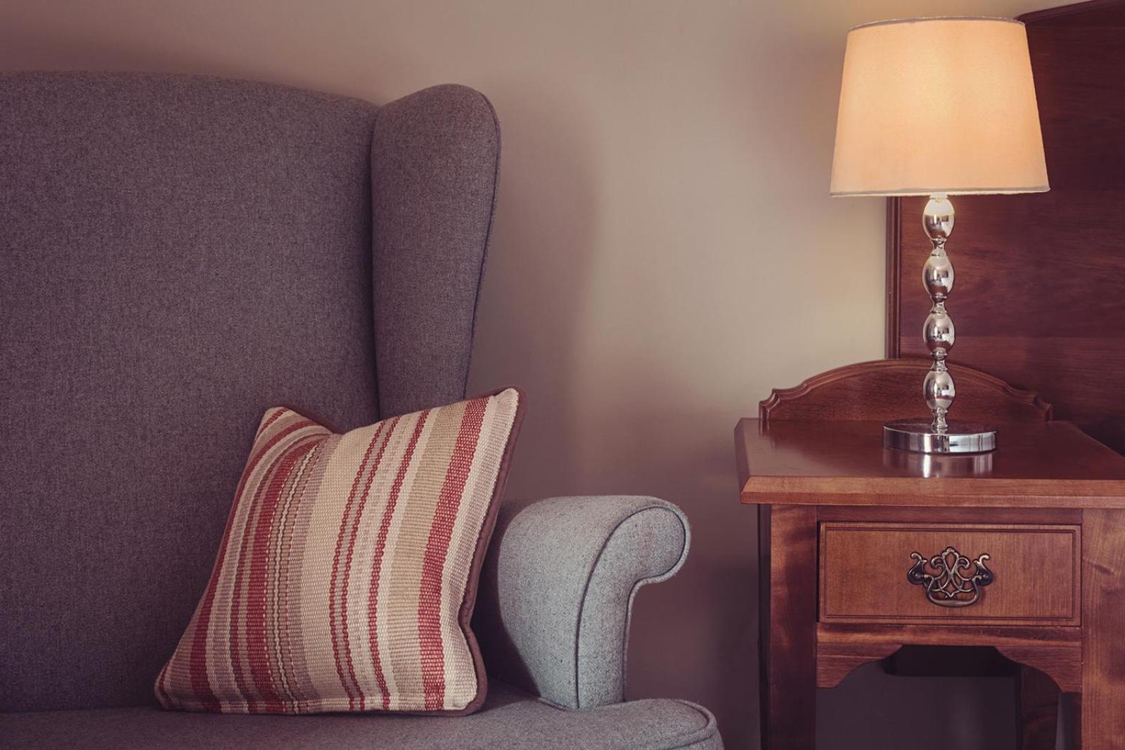 Longlands Inn & Cottages Carnforth Ngoại thất bức ảnh A throw pillow on a sofa